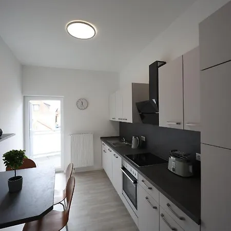 Eat And Apartment *