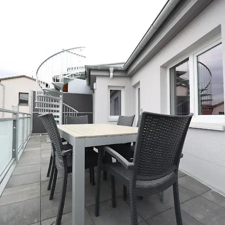Eat And Apartmán